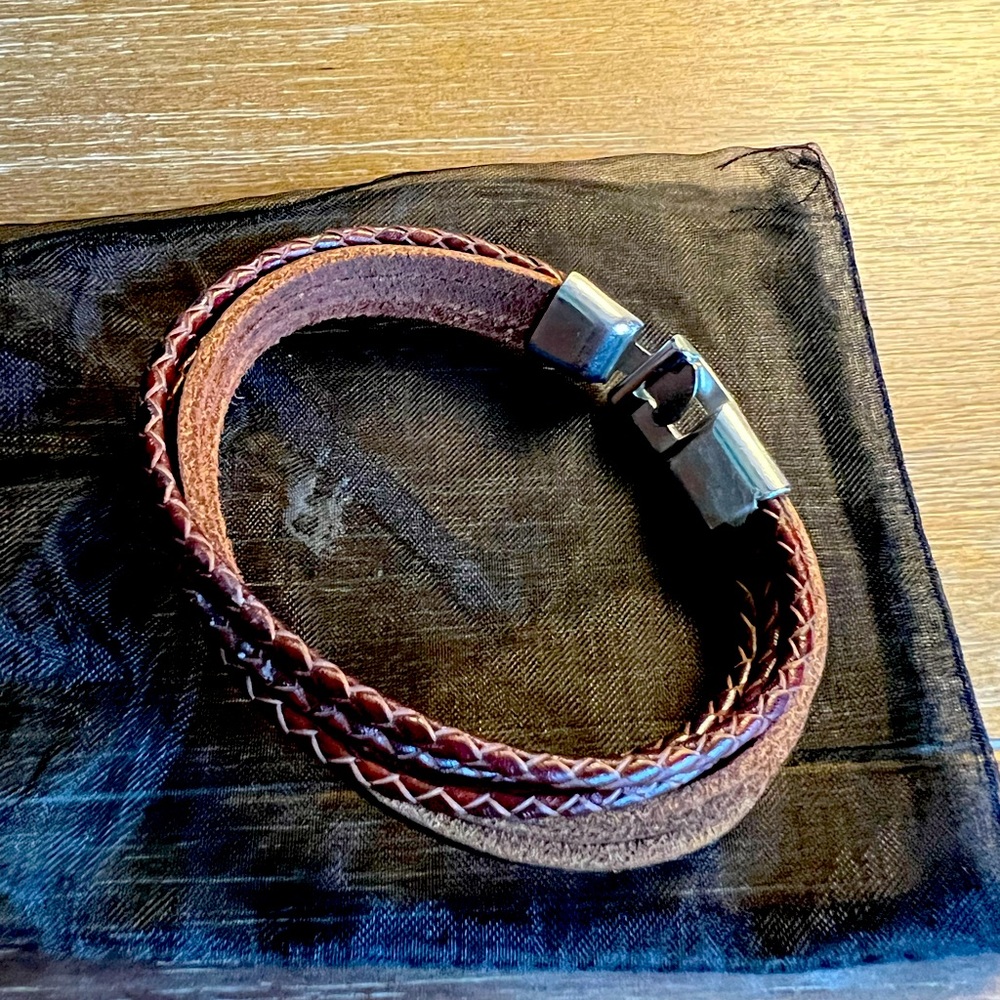 Bracelet. Brand New. Leather-like.